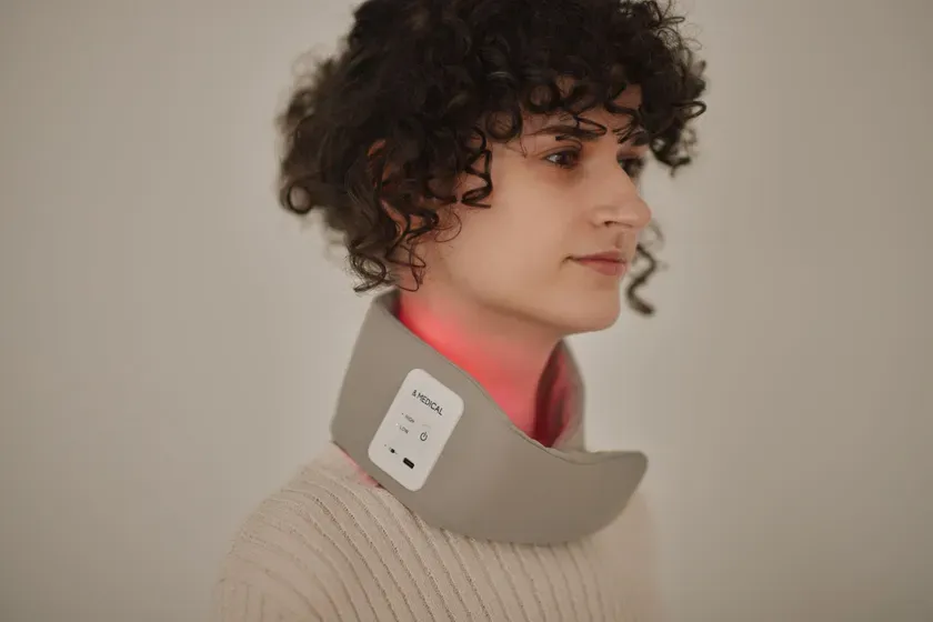 LUMICARE neck