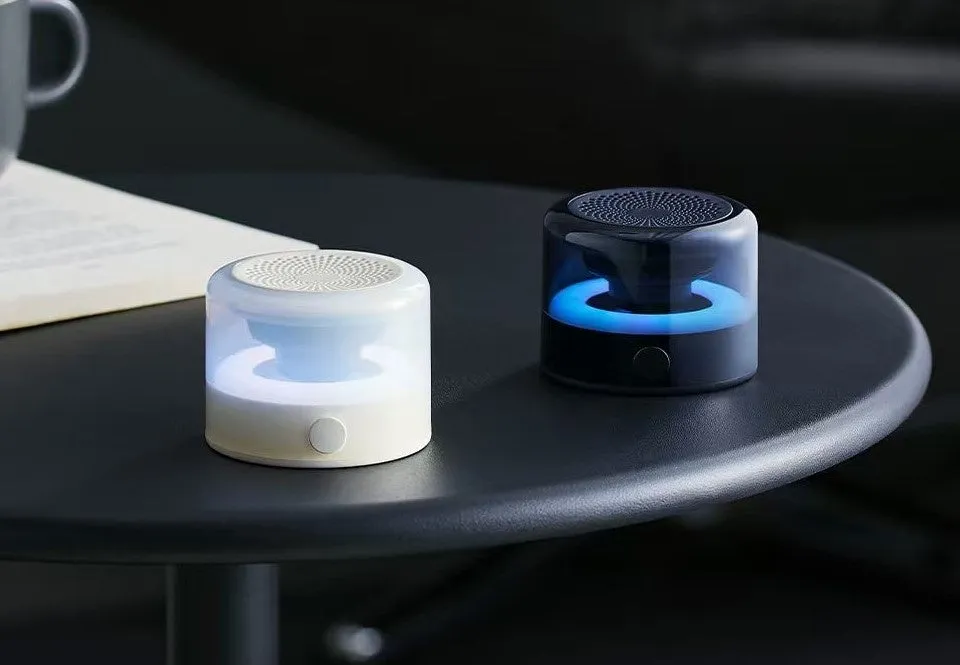 白と黒のポータブルスピーカー